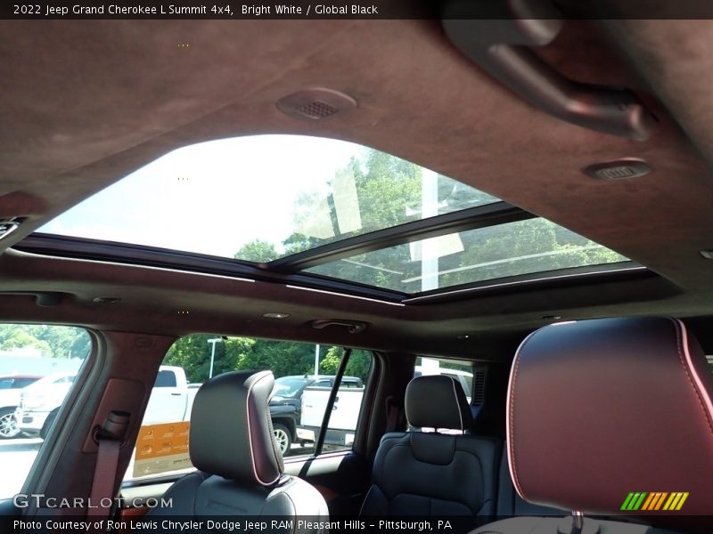 Bright White / Global Black 2022 Jeep Grand Cherokee L Summit 4x4