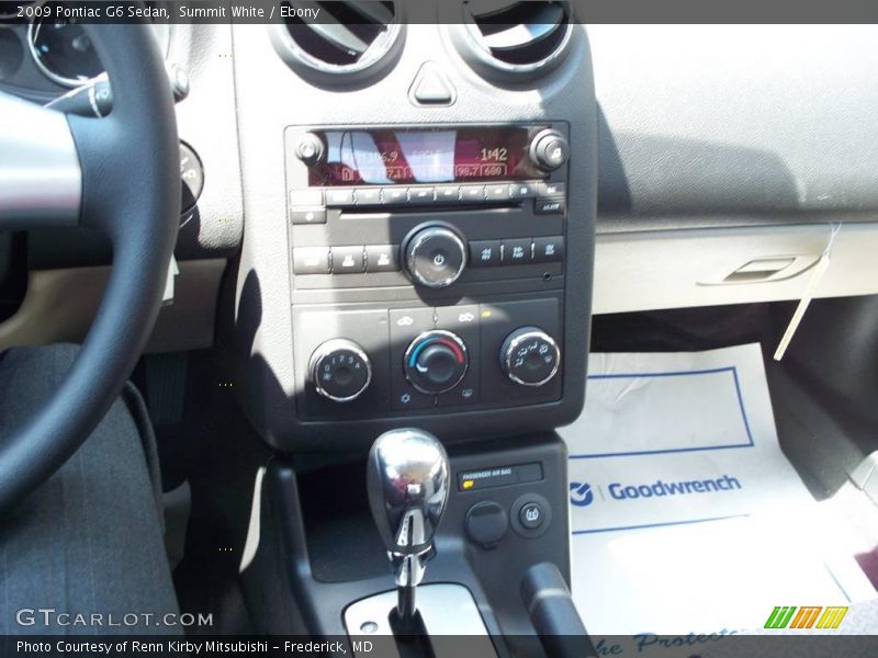 Summit White / Ebony 2009 Pontiac G6 Sedan