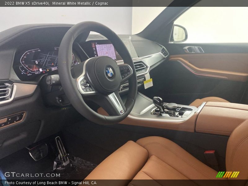Mineral White Metallic / Cognac 2022 BMW X5 sDrive40i