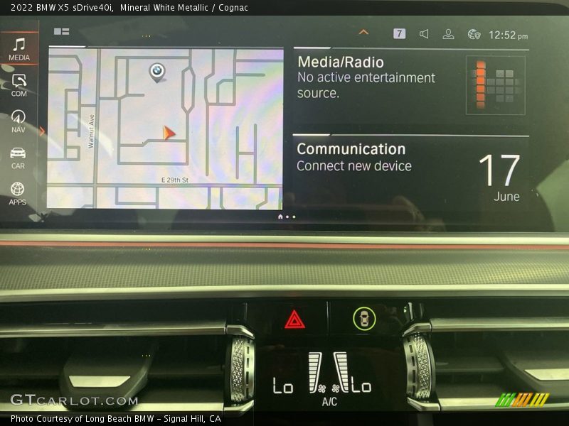 Mineral White Metallic / Cognac 2022 BMW X5 sDrive40i