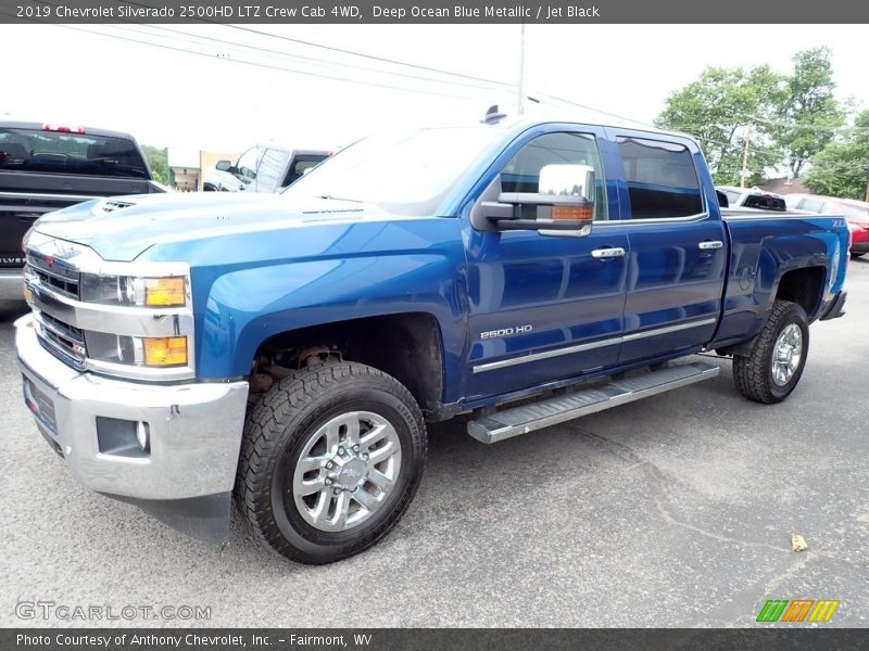 Deep Ocean Blue Metallic / Jet Black 2019 Chevrolet Silverado 2500HD LTZ Crew Cab 4WD