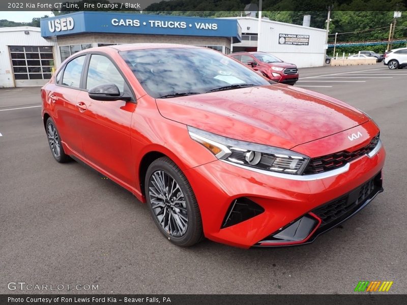 Front 3/4 View of 2022 Forte GT-Line