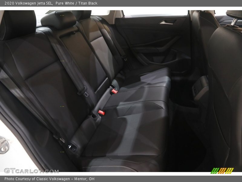 Pure White / Titan Black 2020 Volkswagen Jetta SEL