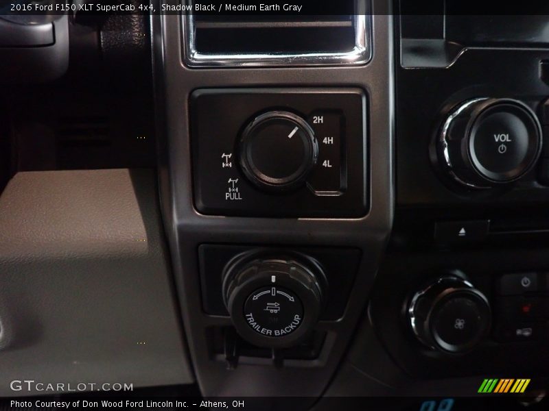 Shadow Black / Medium Earth Gray 2016 Ford F150 XLT SuperCab 4x4