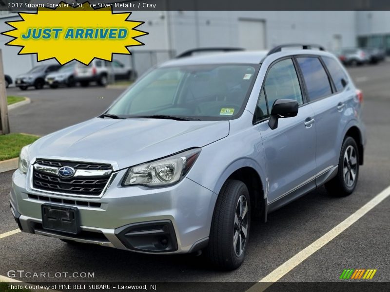Ice Silver Metallic / Gray 2017 Subaru Forester 2.5i