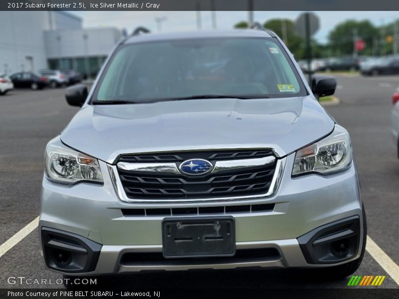 Ice Silver Metallic / Gray 2017 Subaru Forester 2.5i