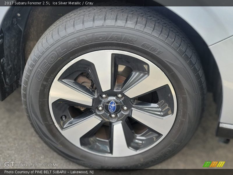 Ice Silver Metallic / Gray 2017 Subaru Forester 2.5i