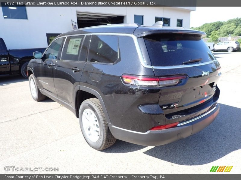 Diamond Black Crystal Pearl / Global Black 2022 Jeep Grand Cherokee L Laredo 4x4