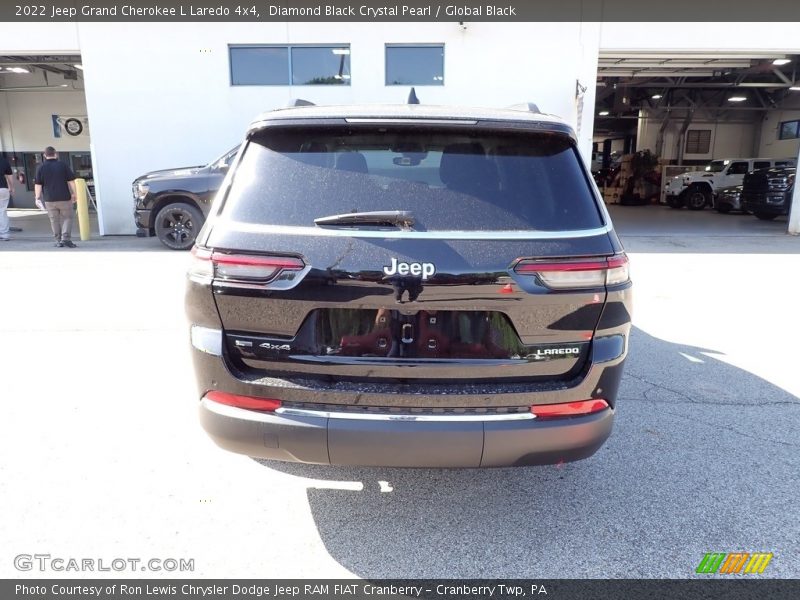 Diamond Black Crystal Pearl / Global Black 2022 Jeep Grand Cherokee L Laredo 4x4