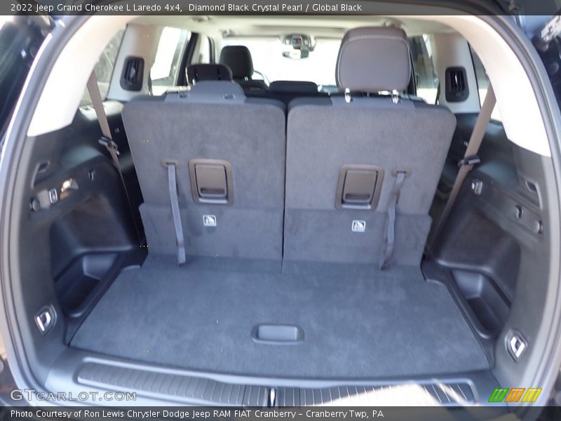 Diamond Black Crystal Pearl / Global Black 2022 Jeep Grand Cherokee L Laredo 4x4