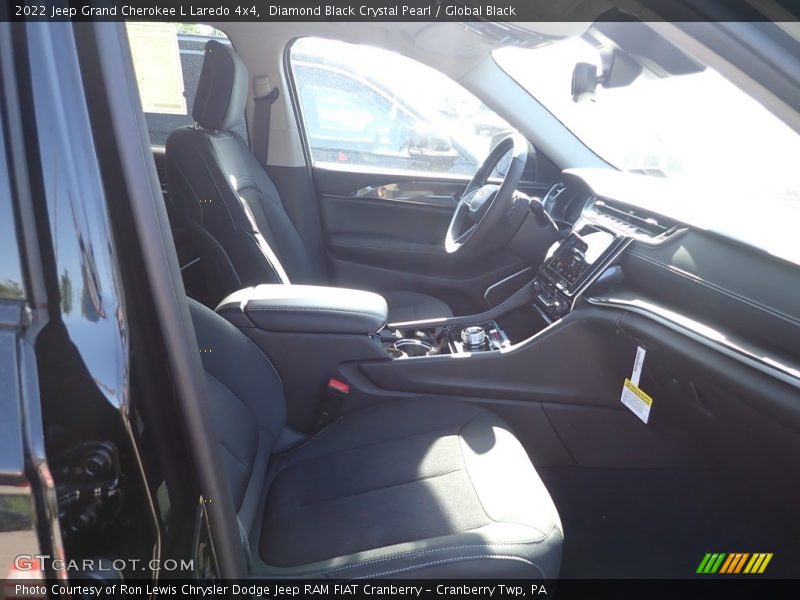 Diamond Black Crystal Pearl / Global Black 2022 Jeep Grand Cherokee L Laredo 4x4