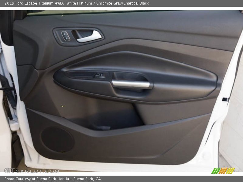 White Platinum / Chromite Gray/Charcoal Black 2019 Ford Escape Titanium 4WD