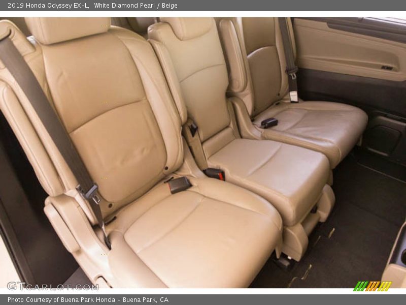 White Diamond Pearl / Beige 2019 Honda Odyssey EX-L