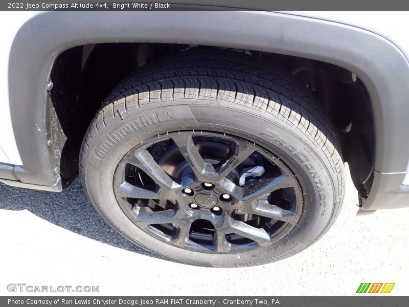 Bright White / Black 2022 Jeep Compass Altitude 4x4