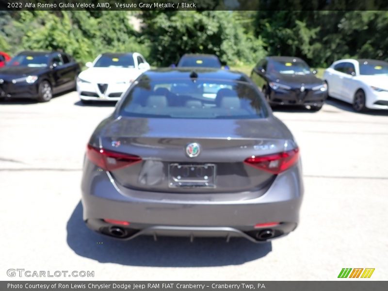 Vesuvio Gray Metallic / Black 2022 Alfa Romeo Giulia Veloce AWD