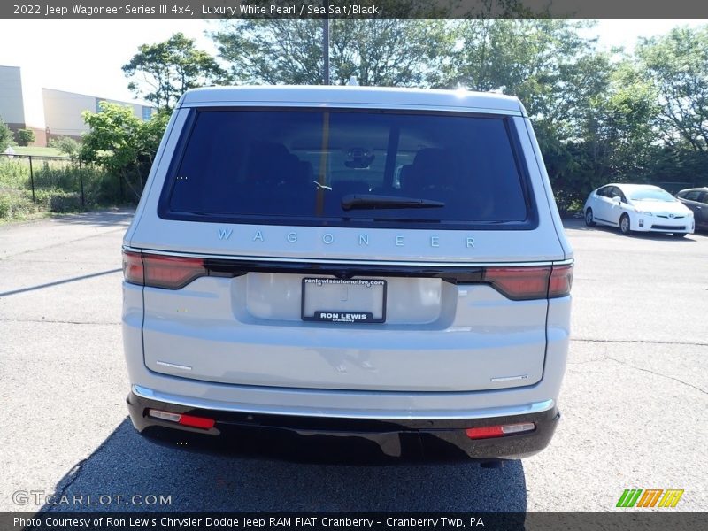 Luxury White Pearl / Sea Salt/Black 2022 Jeep Wagoneer Series III 4x4