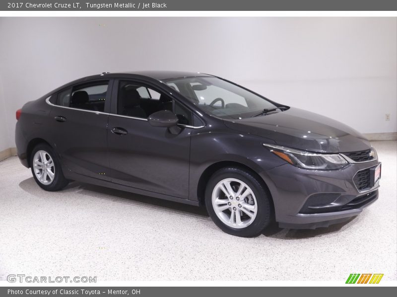 Tungsten Metallic / Jet Black 2017 Chevrolet Cruze LT