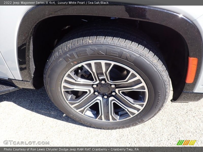 Luxury White Pearl / Sea Salt/Black 2022 Jeep Wagoneer Series III 4x4