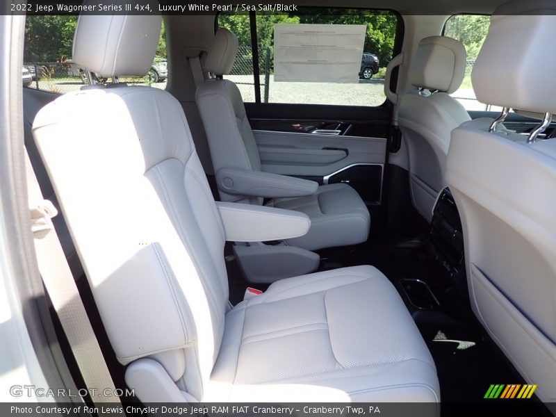 Luxury White Pearl / Sea Salt/Black 2022 Jeep Wagoneer Series III 4x4