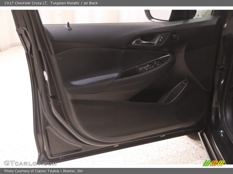Tungsten Metallic / Jet Black 2017 Chevrolet Cruze LT