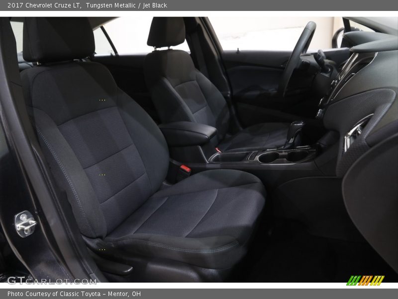 Tungsten Metallic / Jet Black 2017 Chevrolet Cruze LT