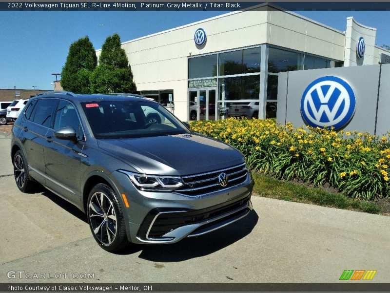 Front 3/4 View of 2022 Tiguan SEL R-Line 4Motion