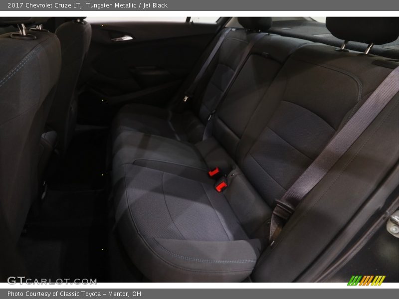 Tungsten Metallic / Jet Black 2017 Chevrolet Cruze LT