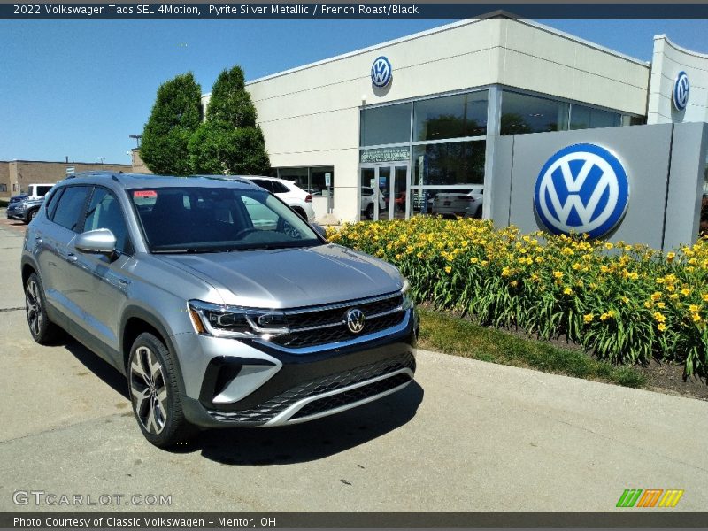 Pyrite Silver Metallic / French Roast/Black 2022 Volkswagen Taos SEL 4Motion
