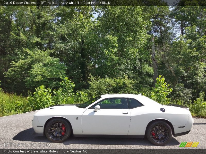  2016 Challenger SRT Hellcat Ivory White Tri-Coat Pearl