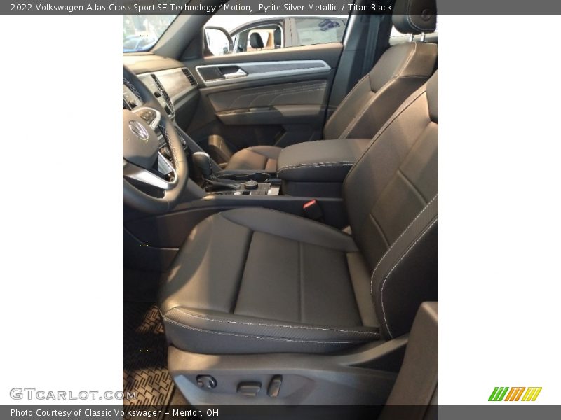 Pyrite Silver Metallic / Titan Black 2022 Volkswagen Atlas Cross Sport SE Technology 4Motion