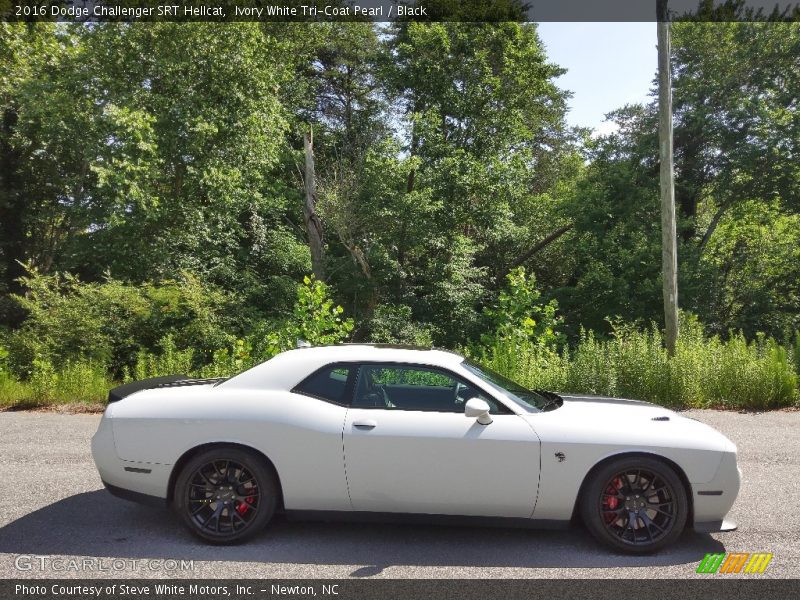 Ivory White Tri-Coat Pearl / Black 2016 Dodge Challenger SRT Hellcat