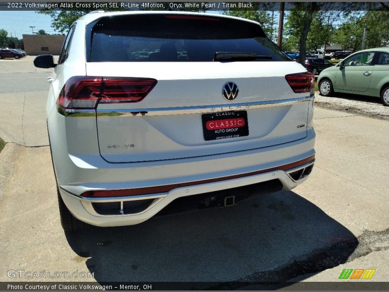 Oryx White Pearl / Titan Black 2022 Volkswagen Atlas Cross Sport SEL R-Line 4Motion
