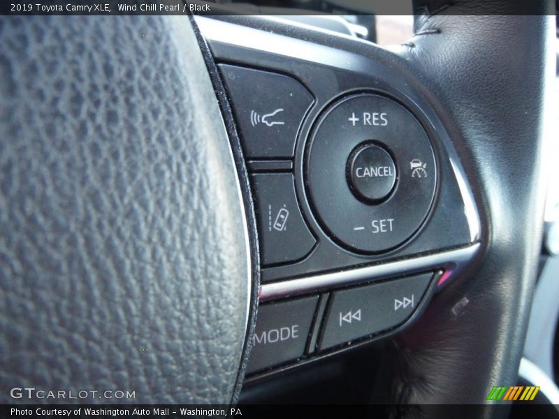 Wind Chill Pearl / Black 2019 Toyota Camry XLE