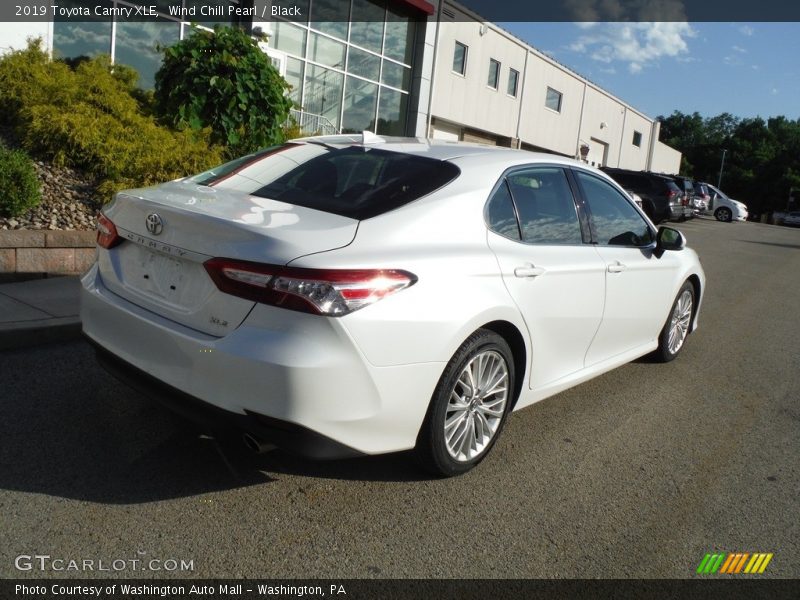 Wind Chill Pearl / Black 2019 Toyota Camry XLE