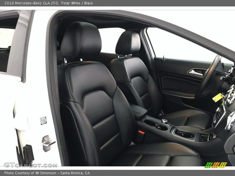 Polar White / Black 2019 Mercedes-Benz GLA 250