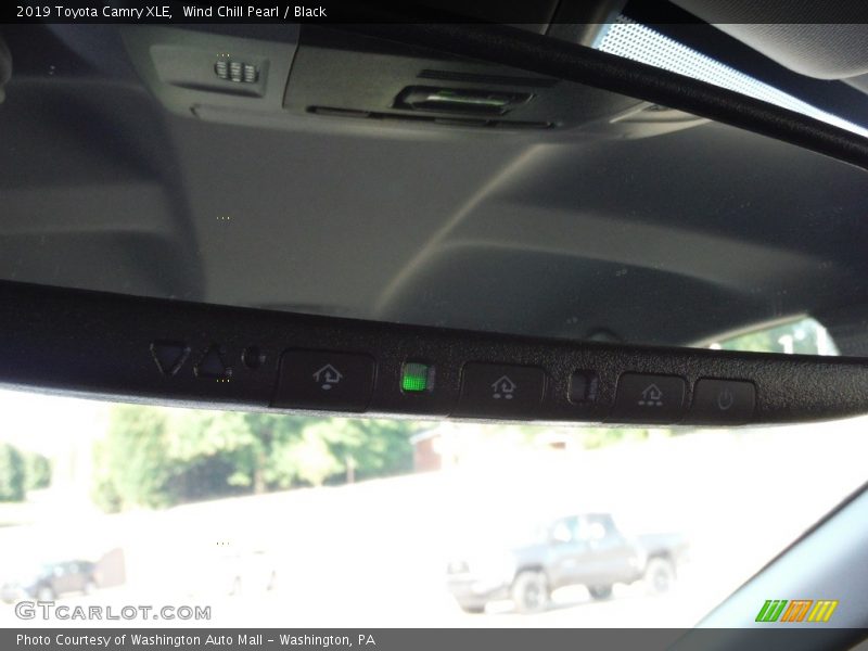Wind Chill Pearl / Black 2019 Toyota Camry XLE