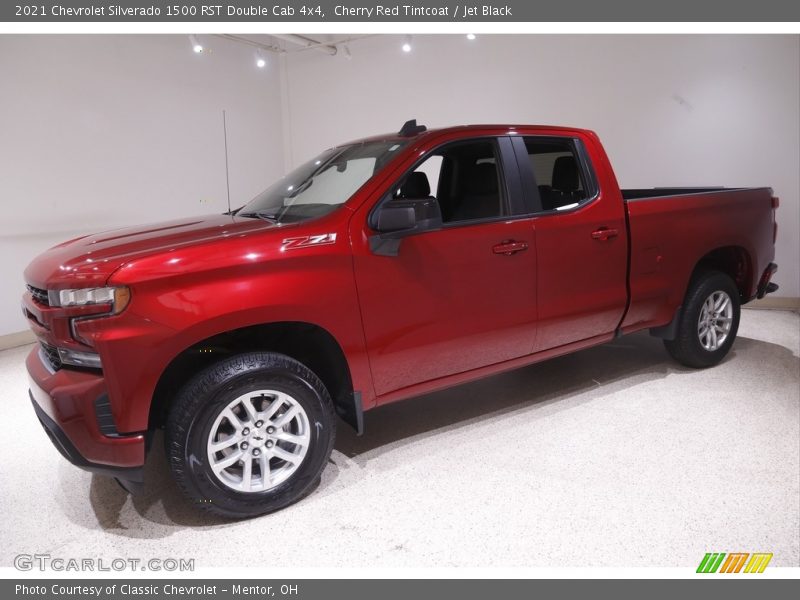 Front 3/4 View of 2021 Silverado 1500 RST Double Cab 4x4