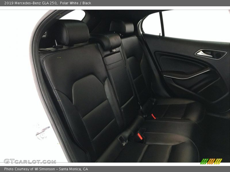 Polar White / Black 2019 Mercedes-Benz GLA 250