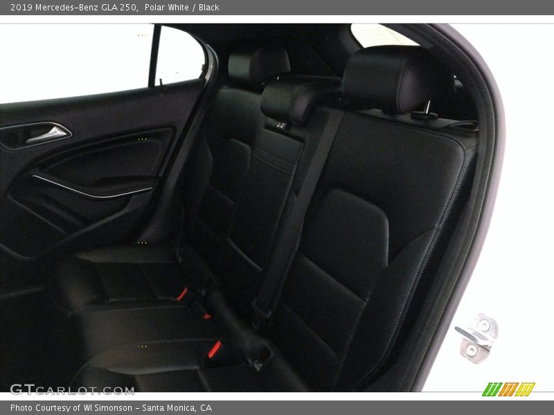 Polar White / Black 2019 Mercedes-Benz GLA 250