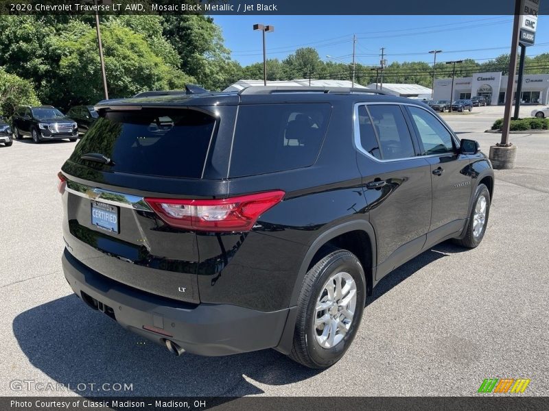 Mosaic Black Metallic / Jet Black 2020 Chevrolet Traverse LT AWD