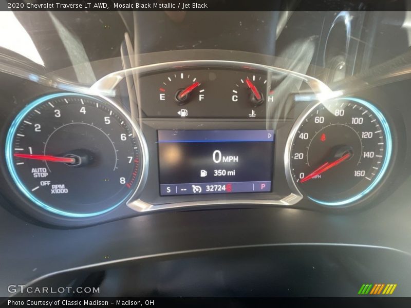 Mosaic Black Metallic / Jet Black 2020 Chevrolet Traverse LT AWD