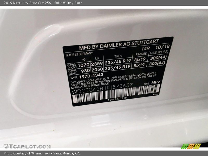 Polar White / Black 2019 Mercedes-Benz GLA 250