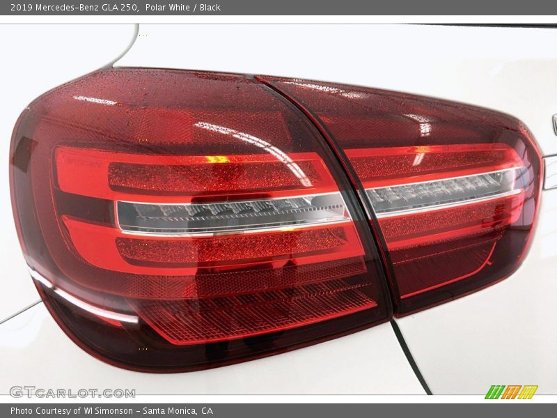 Polar White / Black 2019 Mercedes-Benz GLA 250