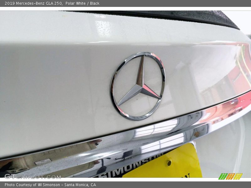 Polar White / Black 2019 Mercedes-Benz GLA 250