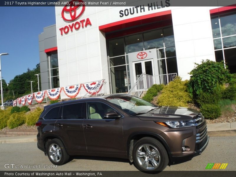 Toasted Walnut Pearl / Almond 2017 Toyota Highlander Limited AWD