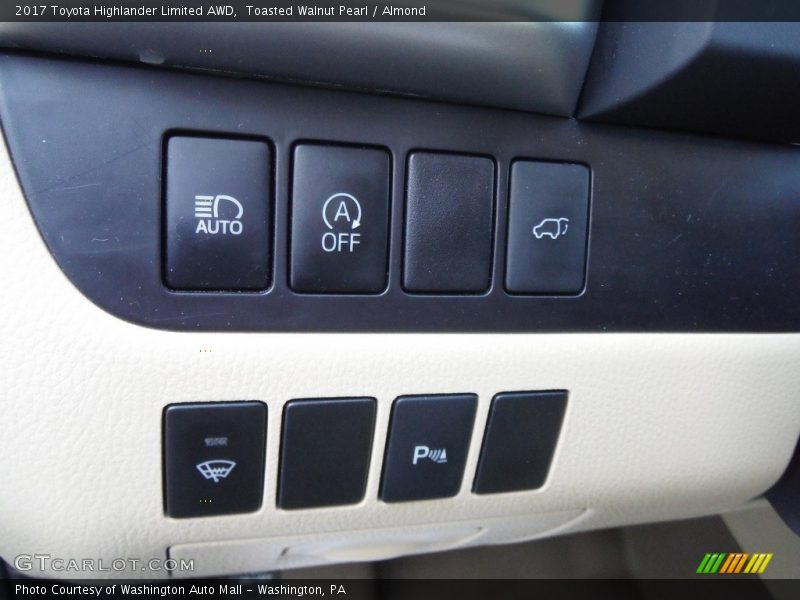 Toasted Walnut Pearl / Almond 2017 Toyota Highlander Limited AWD