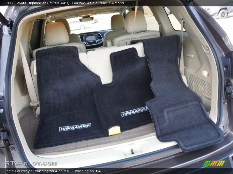 Toasted Walnut Pearl / Almond 2017 Toyota Highlander Limited AWD