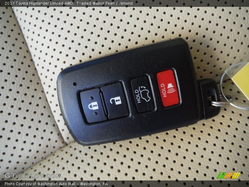 Toasted Walnut Pearl / Almond 2017 Toyota Highlander Limited AWD