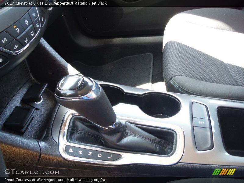 Pepperdust Metallic / Jet Black 2017 Chevrolet Cruze LT