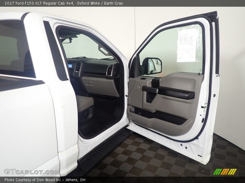 Oxford White / Earth Gray 2017 Ford F150 XLT Regular Cab 4x4
